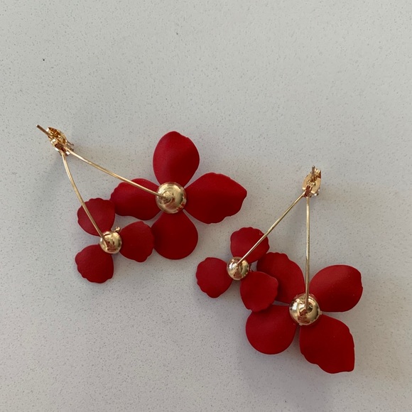 🆕 Dangly Red Flower Post Earrings - Picture 3 of 5